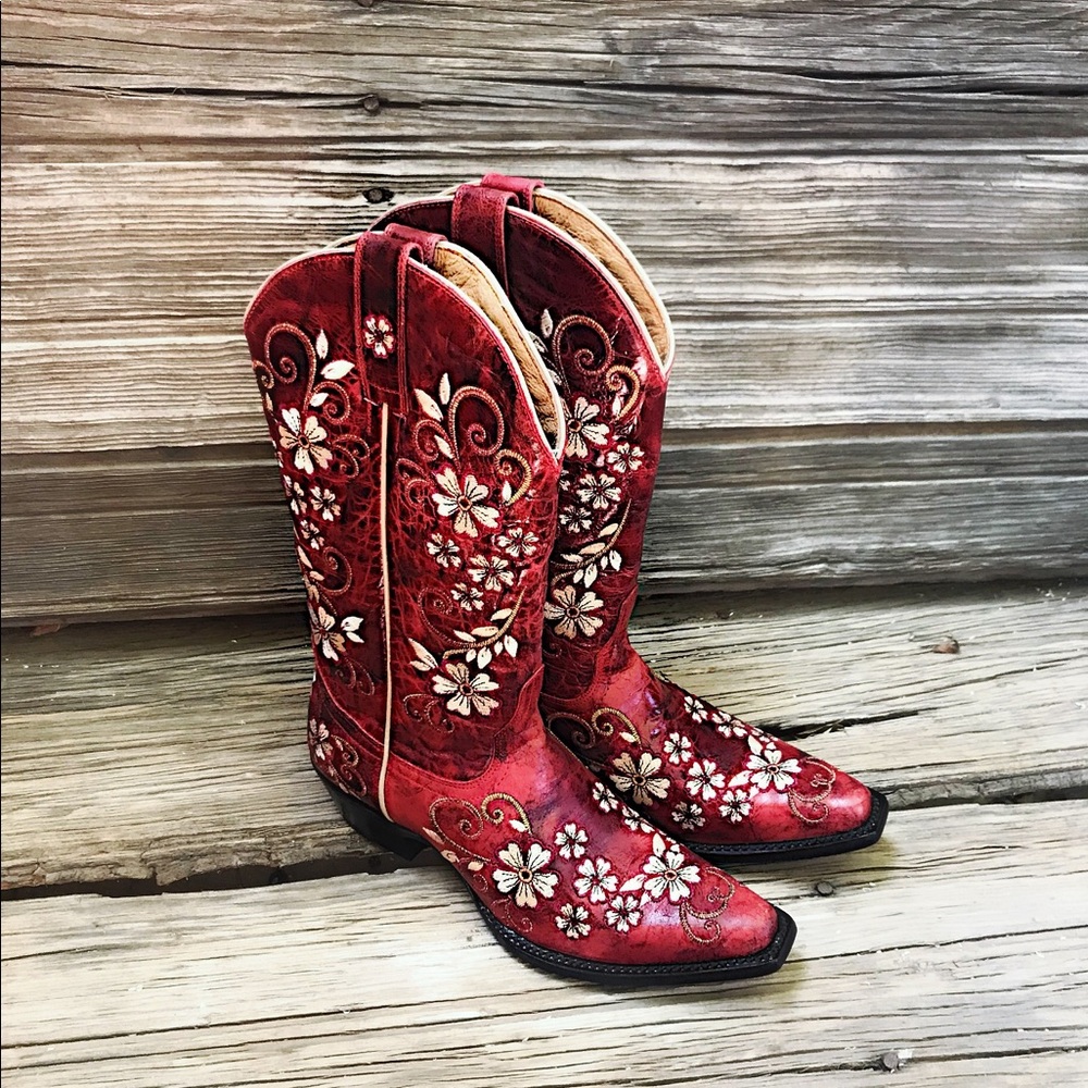 Shyanne woman’s pointed toe cowboy boots